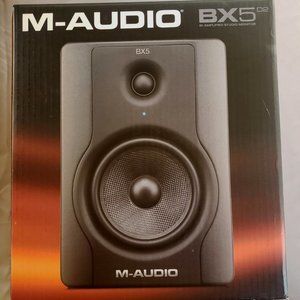 M-Audio BX5 Carbon Speaker - Next-Generation 70-Watt Bi-Amplified Studio Single